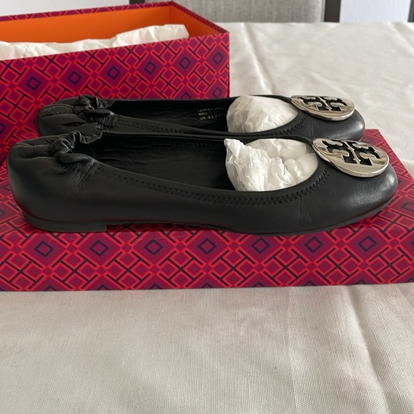 TORY BURCH Black Reva / Minnie Travel Ballet Flats, Size 6.5. Like New - Picture 3 of 8